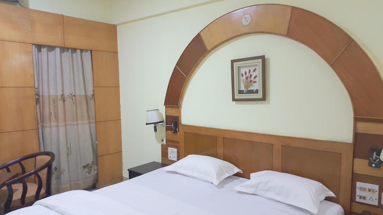 Hotel City Centaur And Convention Center- Vaccinated Staff Μπανγκαλόρ Εξωτερικό φωτογραφία